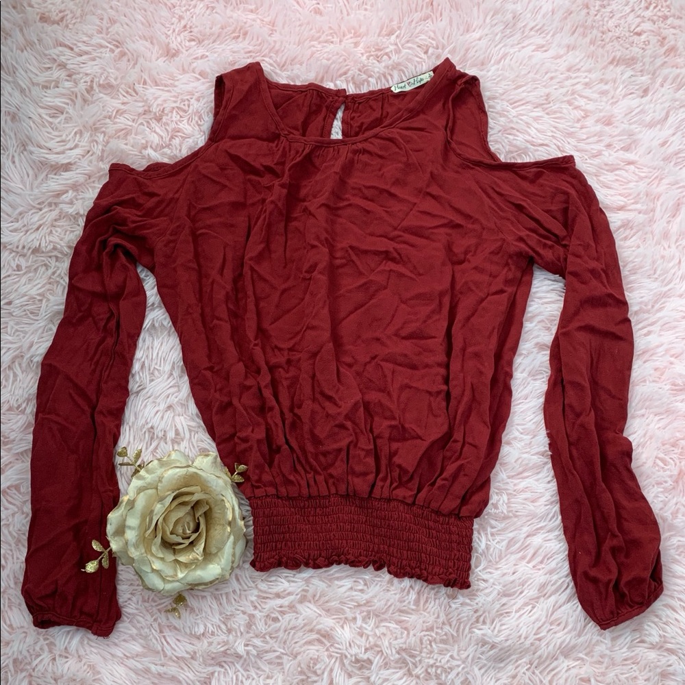 Heart & Hips cold shoulder blouse